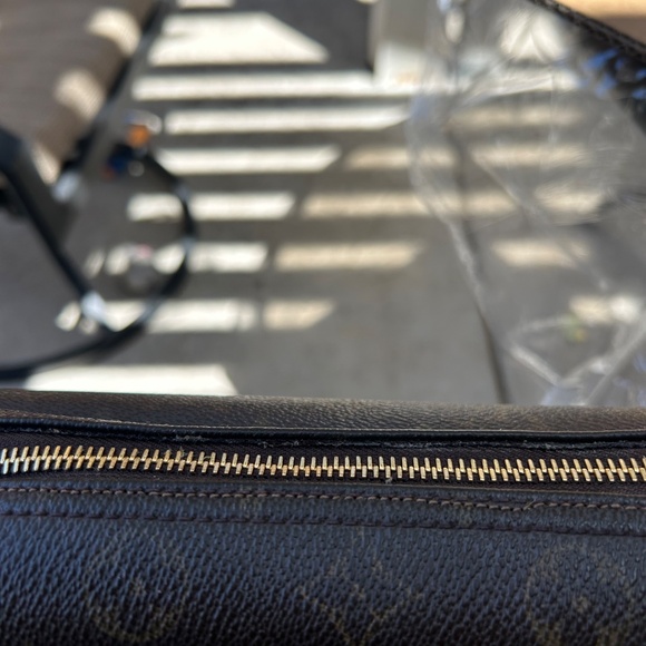 Louis Vuitton Monogram Reporter Crossbody PM - Picture 9 of 16